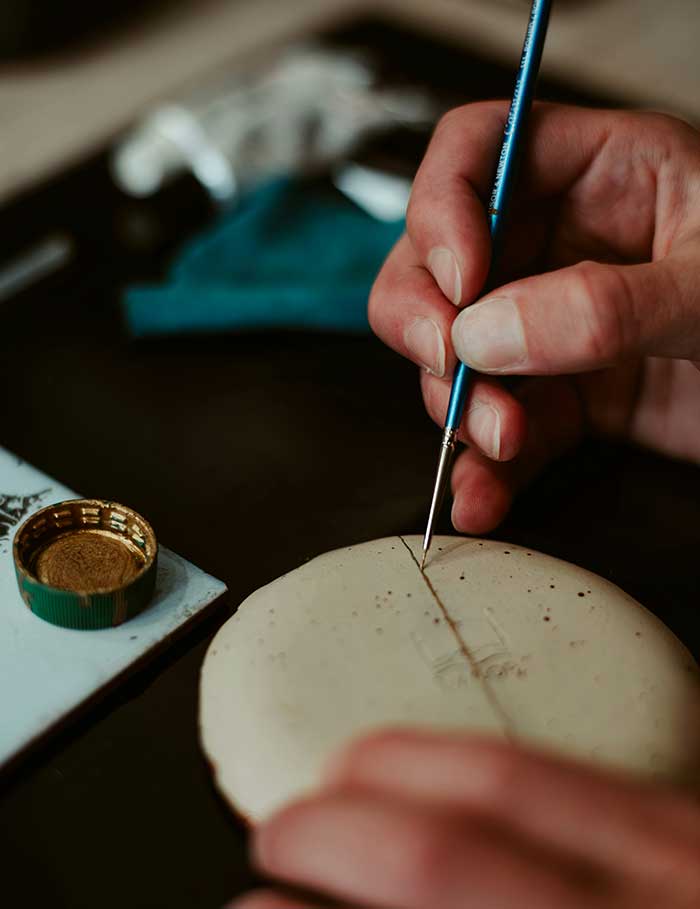 Kintsugi art-inspired design symbolizingsupportive grief and pet loss counselling, offered in Victoria, BC